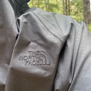 The North Face Raincoat Size L
